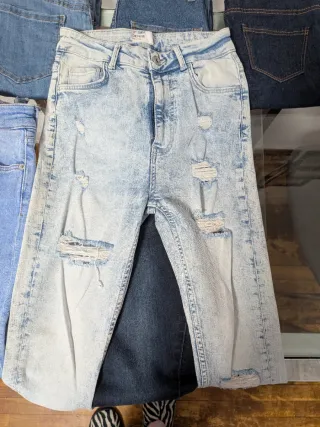 Lote 6 Jeans Bershka T.34