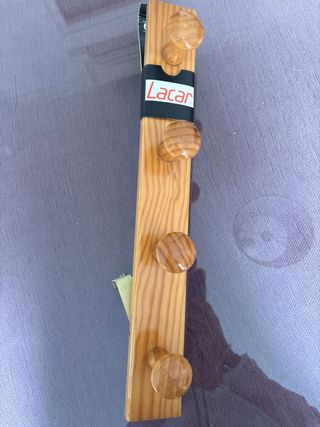 Perchero de madera Lacar 4 pomos