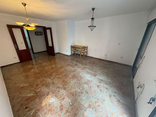 Piso en venta en Girón - Las Delicias - Tabacalera en Málaga