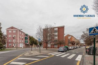 Piso en venta en Crta. De la Sierra en Granada