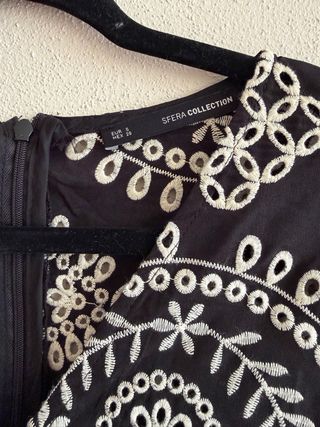 Vestido negro con calados