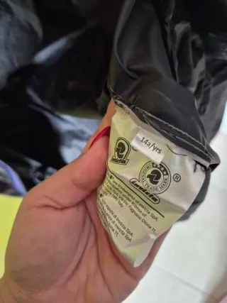 Giubbino Invicta nero con cappuccio