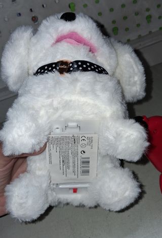 Perro de peluche eléctrico con correa