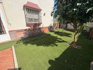 Casa adosada en venta en Sanlúcar la Mayor