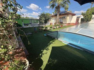 Casa adosada en venta en Sanlúcar la Mayor