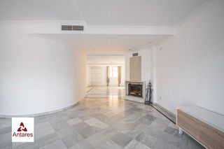 Casa pareada en venta en Bola de Oro - Serrallo en Granada