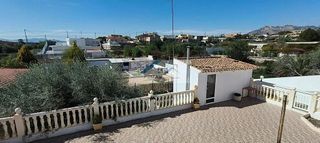 Chalet en venta en Albatera