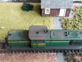Locomotora H0 Verde