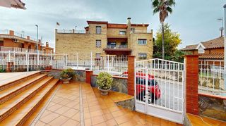 Chalet en venta en La Roureda en Viladecans