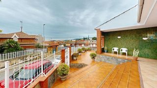 Chalet en venta en La Roureda en Viladecans