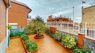 Chalet en venta en La Roureda en Viladecans