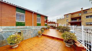 Chalet en venta en La Roureda en Viladecans