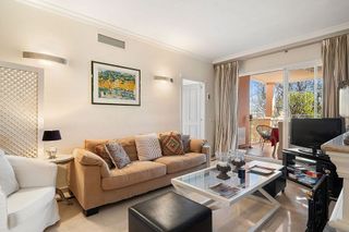 Ático en venta en Nueva Andalucía centro en Marbella