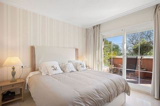 Ático en venta en Nueva Andalucía centro en Marbella