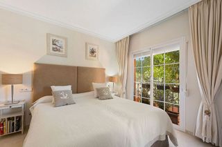 Ático en venta en Nueva Andalucía centro en Marbella