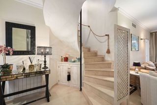 Ático en venta en Nueva Andalucía centro en Marbella