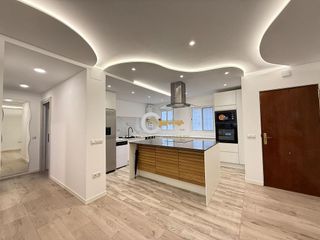 Piso en venta en Zona Hispanidad-Vivar Téllez en Vélez-Málaga