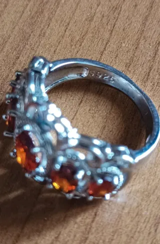 Anillo Vintage Plata con Piedras Rojas