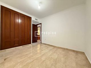 Piso en venta en Martín Carpena - Torre del Río en Málaga