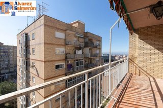 Piso en venta en Polígono Cartuja – La Paz en Granada