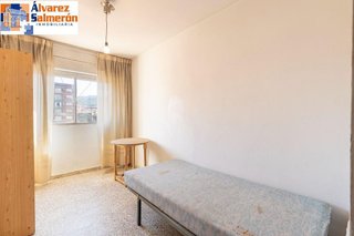 Piso en venta en Polígono Cartuja – La Paz en Granada