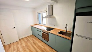Piso en venta en El Polígono en Gijón