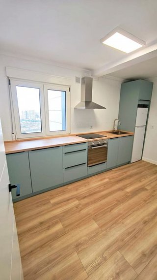 Piso en venta en El Polígono en Gijón