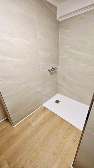 Piso en venta en El Polígono en Gijón