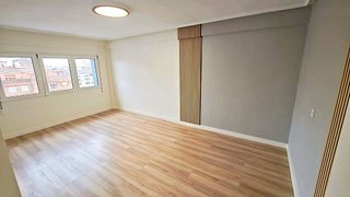 Piso en venta en El Polígono en Gijón