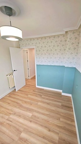 Piso en venta en El Polígono en Gijón