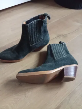 Botines verdes ante