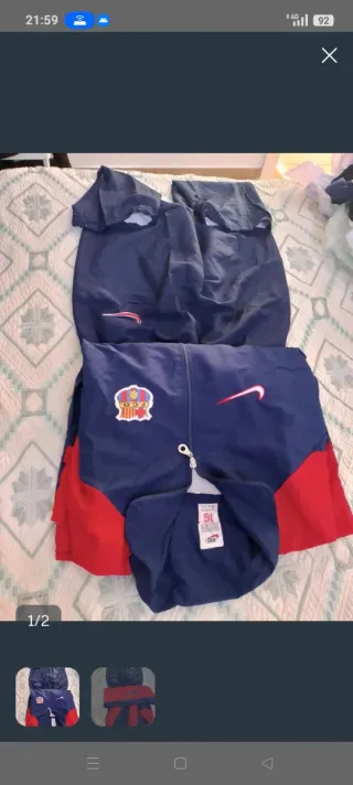 Lotes de ropa de niños y mujer