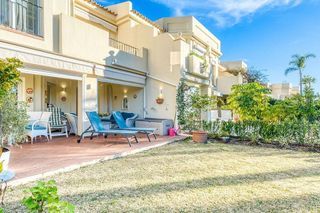 Casa adosada en venta en Benahavís