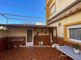 Casa adosada en venta en Linares