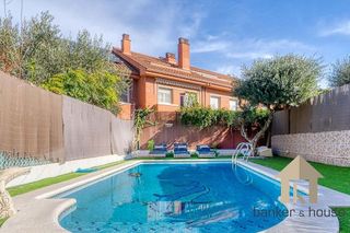 Casa adosada en venta en Altamira - Canaletes en Cerdanyola del Vallès