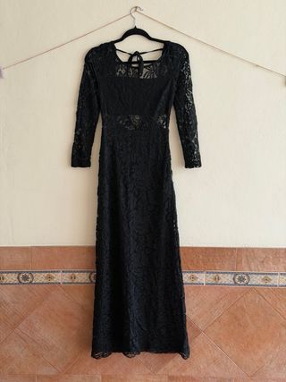 Vestido largo negro de encaje