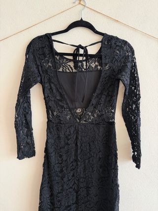 Vestido largo negro de encaje