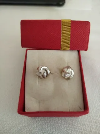 Pendientes nudo bisutería plateados