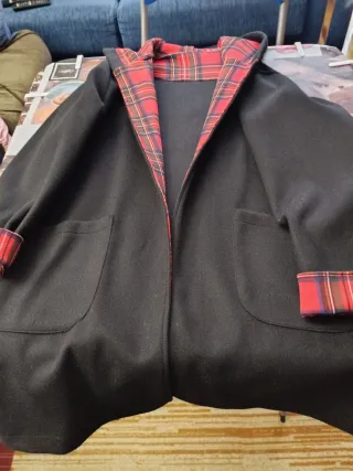 Chaquetón mujer negro y rojo