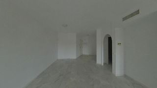 Piso en venta en Cabo Pino - Reserva de Marbella en Marbella