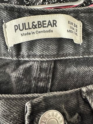 Pantalón Corto Vaquero Roto Negro Pull&Bear