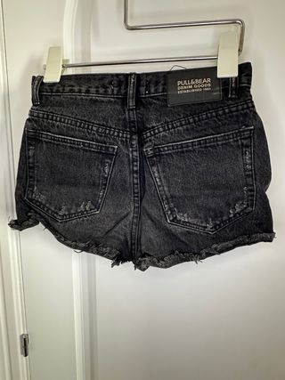 Pantalón Corto Vaquero Roto Negro Pull&Bear