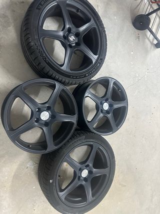 Llantas de aleación negras