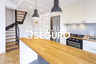 Ático en alquiler en Berruguete en Madrid