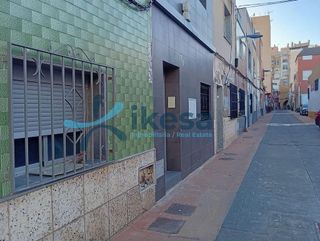 Casa adosada en venta en San Luis en Almería