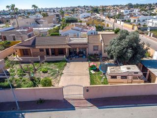 Chalet en venta en Los Balcones - Los Altos del Edén en Torrevieja