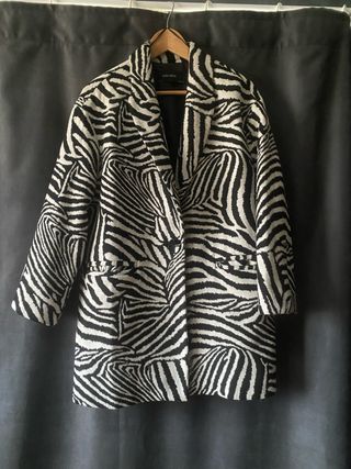 Abrigo Zara Animal Print