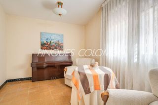 Casa adosada en venta en Centre en Rubí