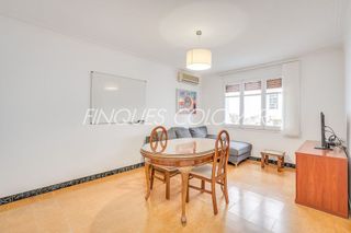 Casa adosada en venta en Centre en Rubí
