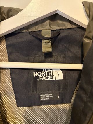 Impermeable The North Face. Azul marino/caqui.